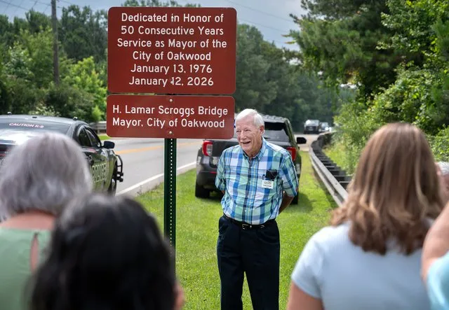 PHOTOS: Bridge in Oakwood named for Mayor Lamar Scroggs after 50 years in office
