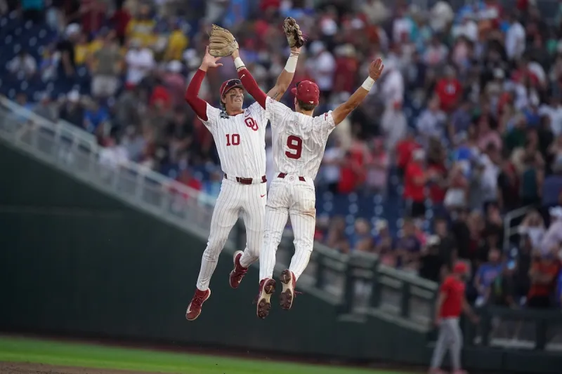 Oklahoma holds off Georgia late to win 4-3 in the College World Series