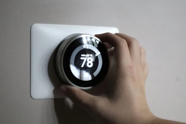9 ways to lower your energy bill this summer