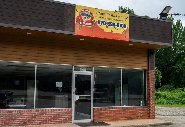 Taqueria El Viajero trading food truck for brick-and-mortar restaurant in Gainesville