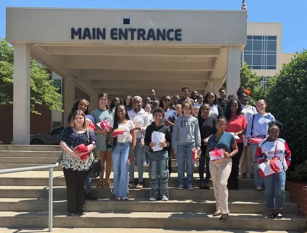 Piedmont Newton welcomes 92 student volunteers