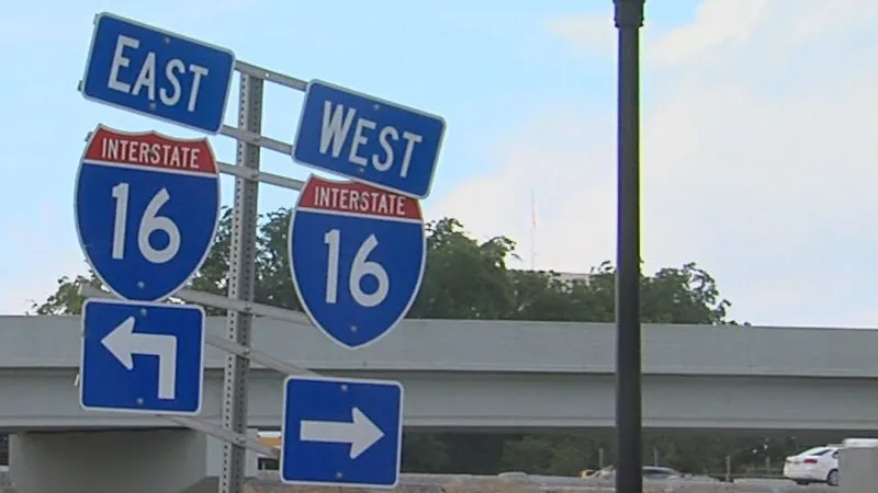 Accident closes all lanes on I-16 west in Laurens County: GDOT