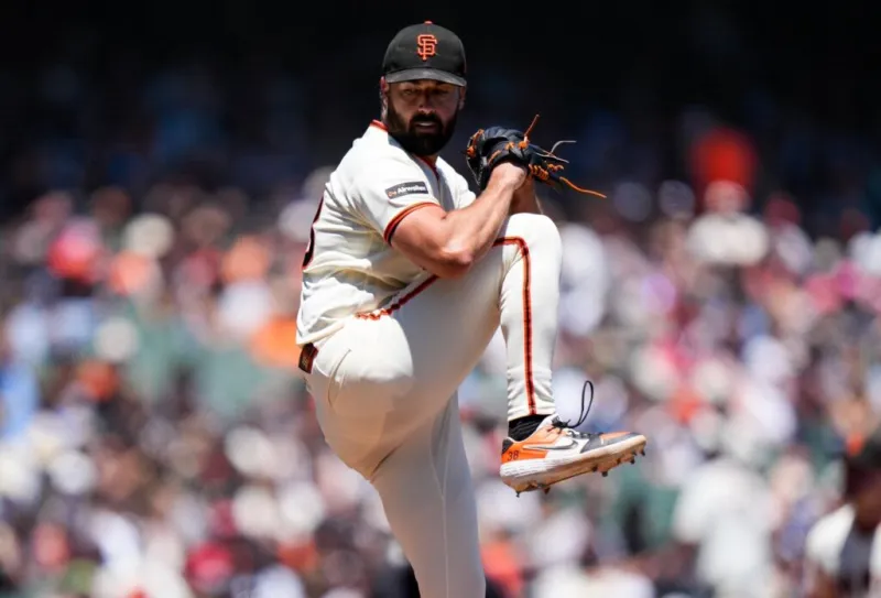 Giants hold off slumping Braves 3-2 to take series