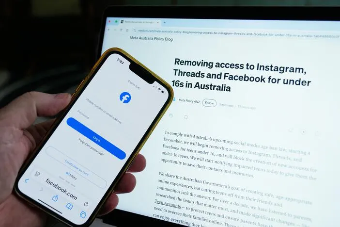 Australia to double potential fines over child social media accounts