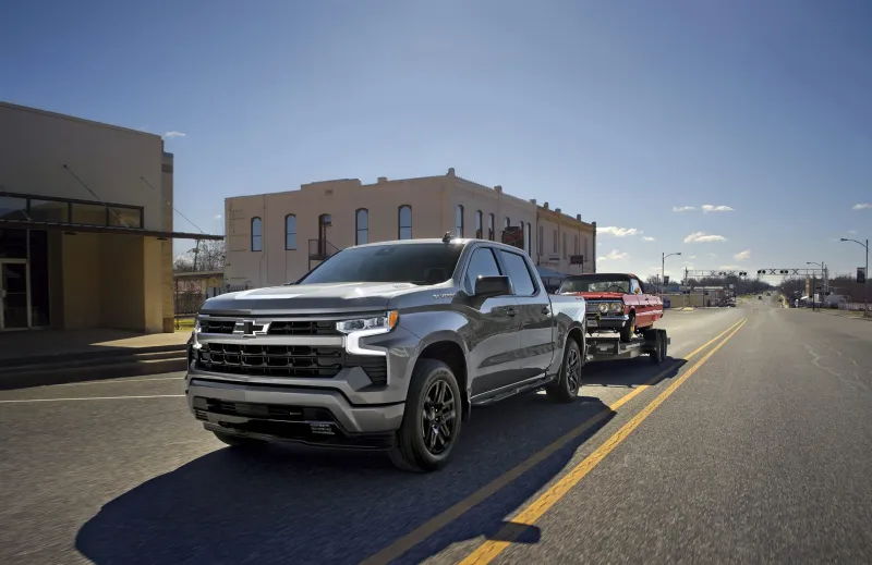Street Lines: 2026 Chevrolet Silverado 1500 ZR2 Crew Cab 4WD