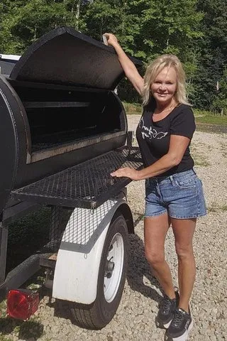 Dawsonville native bringing her take on BBQ to the downtown square