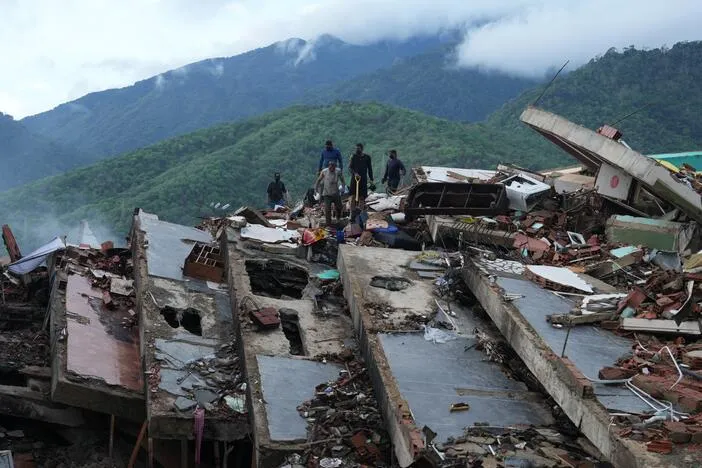 Untold casualties and humanitarian needs: What to know a week from Venezuela's quakes