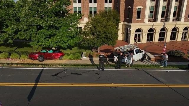 Downtown Dawsonville wreck snarls morning traffic, one arrested