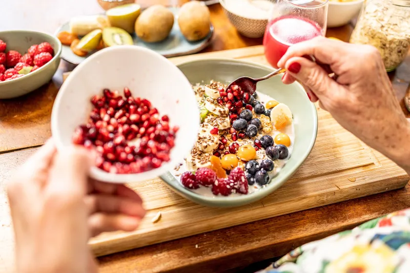 An anti-inflammatory diet may lower dementia risk, even in people with early signs of Alzheimer's