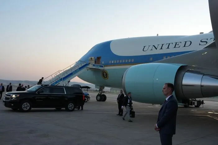 Trump flies partway home from Turkey in an old Air Force One