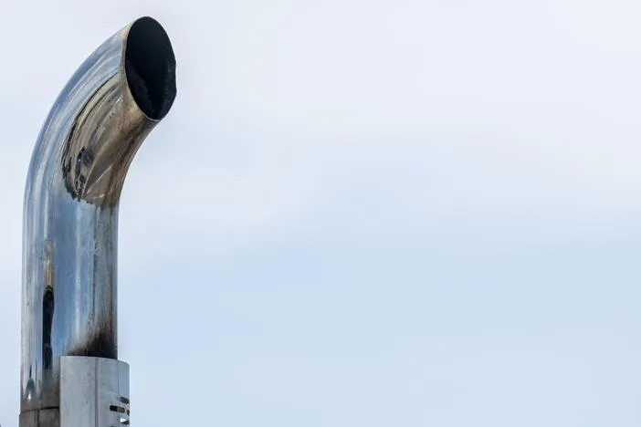EPA proposes weakening heavy-duty truck pollution rules