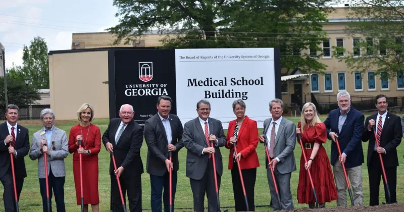 Georgia introduces Dawgs to Docs pathway program for student-athletes