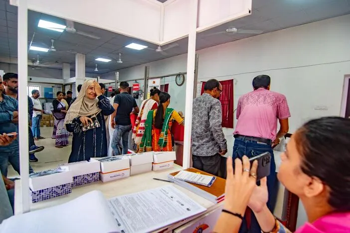 Most people who need glasses don't have them. Can the post office change that?