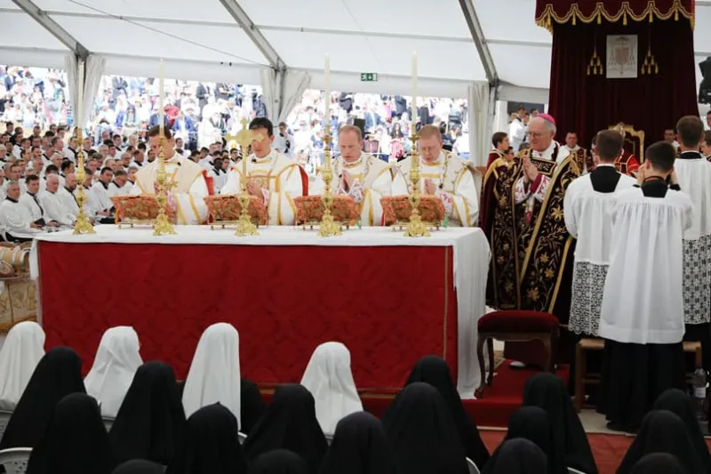 Archbishop Hartmayer writes letter to the faithful on SSPX schism