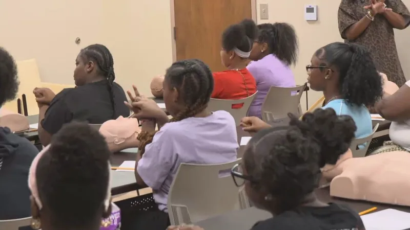 Macon teens learn CPR, healthcare skills at Girls Dig Deeper's summer learning program