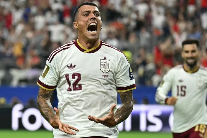 Spain sparkles to shock France 2-0 and advance to the World Cup final