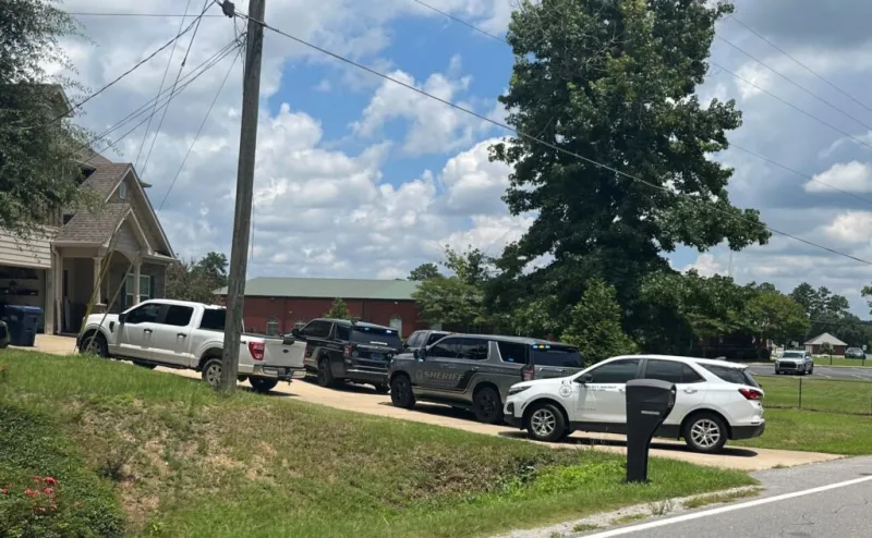 Investigators execute search warrant where Columbus teen was shot