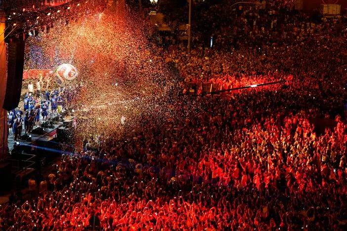 Spain's World Cup champions return home for parade in front of almost 2 million