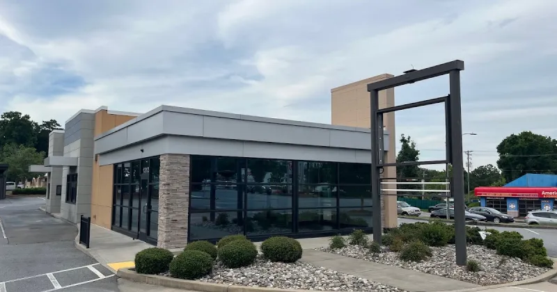 [EXCLUSIVE] Raising Cane's Looking to Open in Former East Cobb Burger Joint
