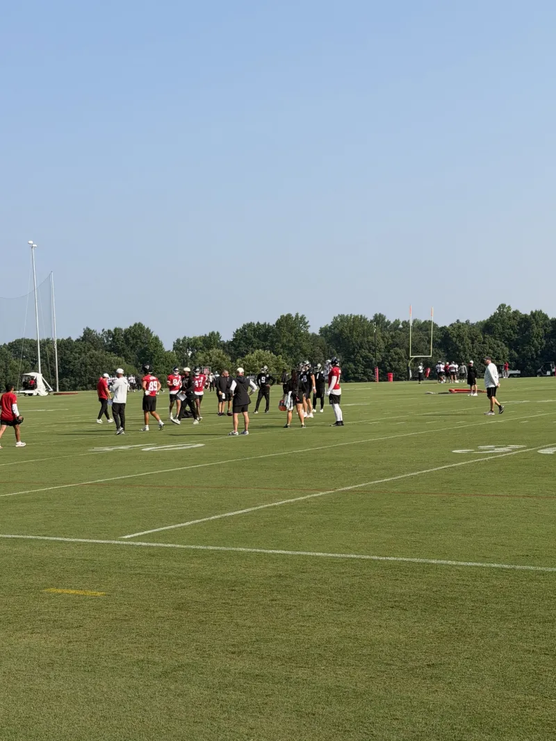 Atlanta Falcons Training Camp Report: Falcons' quarterback room goes right after injuries send it left