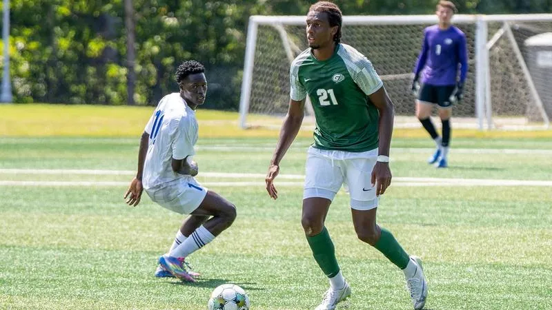 Veterans Lead Men's Soccer Defensive Unit This Fall