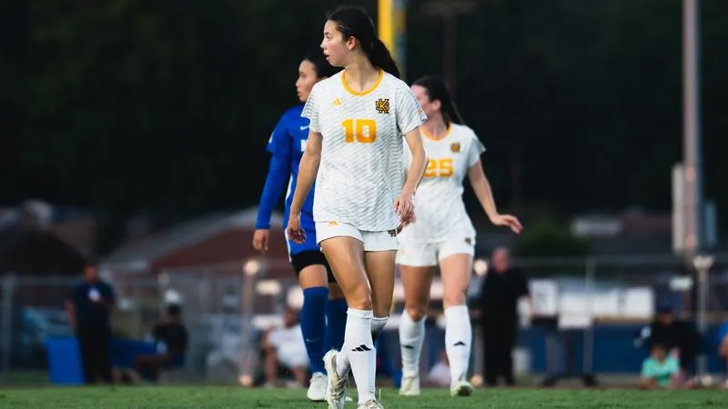 Bernal Hits Program Milestone, Owls Narrowly Fall to #21 Memphis in Season Opener