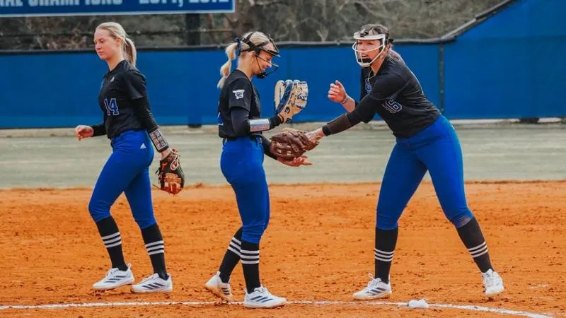 Softball Ties for 15th in NFCA Team GPA Rankings