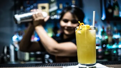 Where to Go for Cocktail Classes in Savannah
