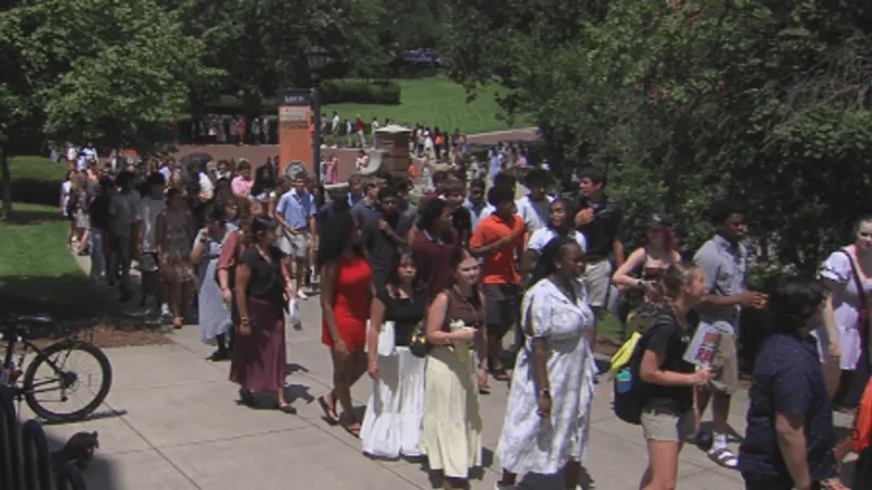 Mercer University opens fall term in Macon with freshman convocation for record class