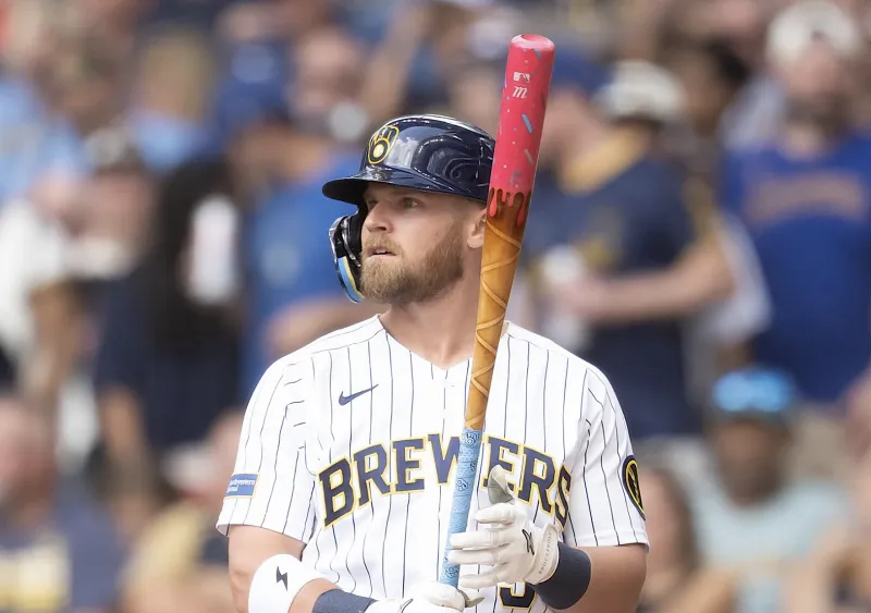 Brewers' clinch 4-1 victory over Braves