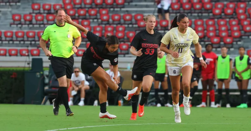 Georgia soccer shuts out Milwaukee 3-0 on Senior Day