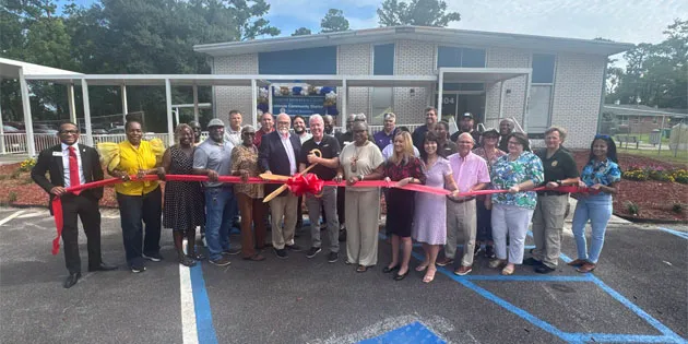 Valdosta Dedicates Jeanette Newbern Coody Warming/Cooling Shelter