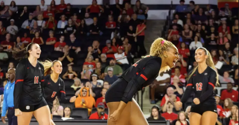 Georgia volleyball closes Classic City Clash with 3-1 win against Furman