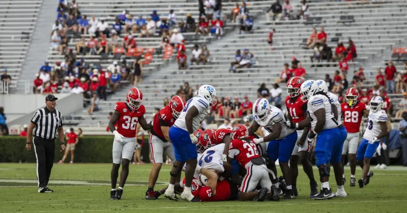 Georgia defense sets the tone in commanding season-opener performance