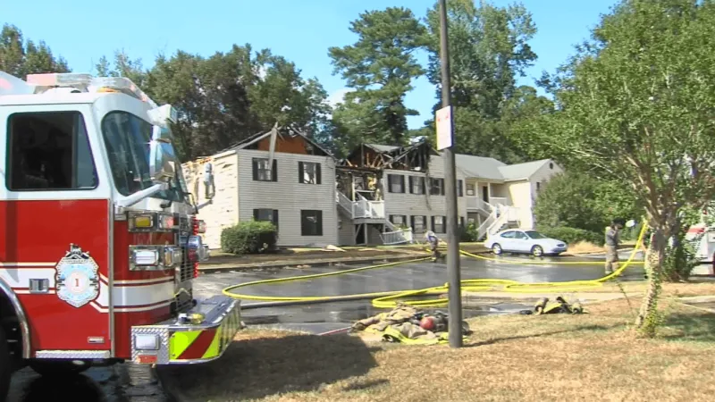 Resident displaced after 'heavy fire' at Hidden Lakes apartment building in Macon