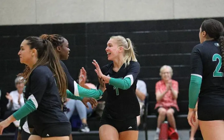 Women's Volleyball Takes Down Bryan in Four Sets