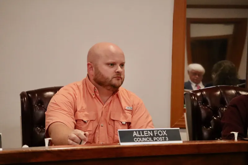Alto rejects sale of town property; Fox dissents