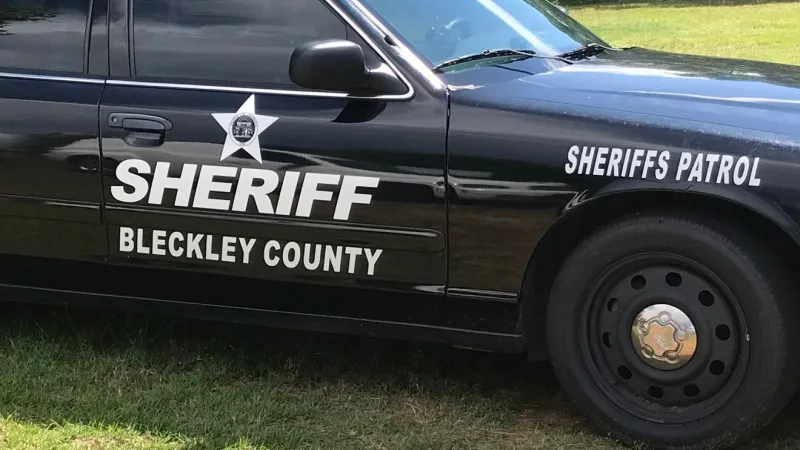 Man arrested after allegedly defrauding Atlanta attorney to buy cars in Middle Georgia