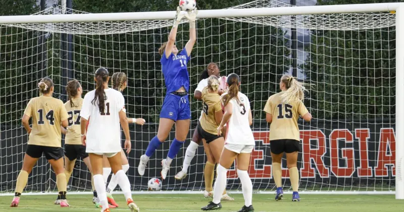 Georgia soccer battles Vanderbilt to 1-1 draw after early red card