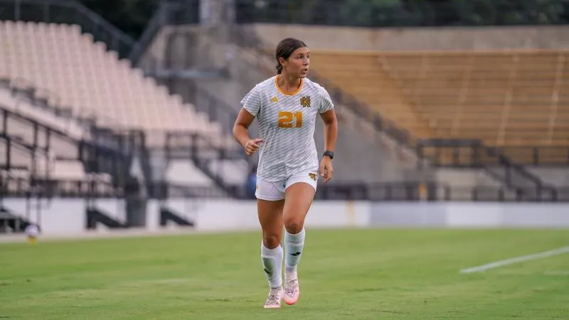 Owls Celebrate Alumni with In-State Battle Against UWG