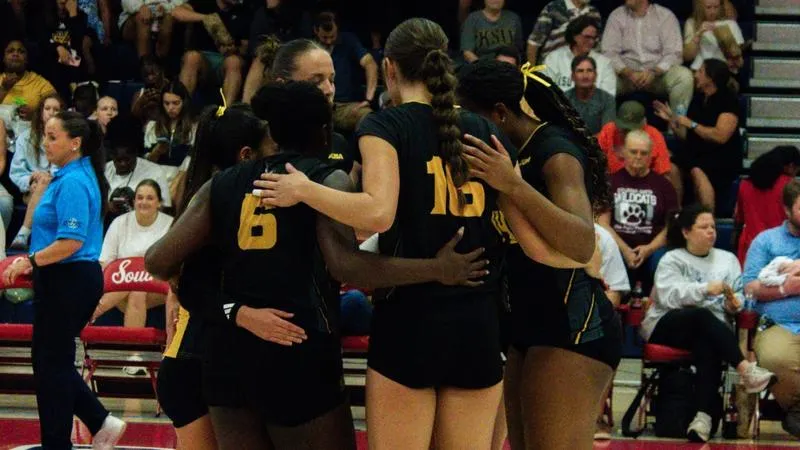 Owls Suffer Five-Set Loss at South Alabama