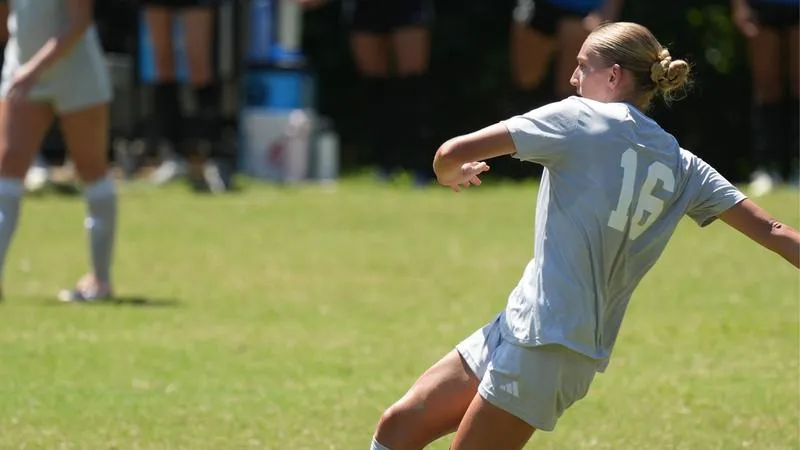Strong First Half Lifts Lady Bears Over Montreat in AAC Opener.