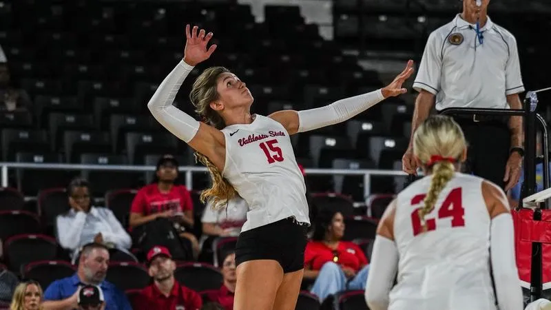Blazers Battle Rollins in Final Match of Fall Tournament