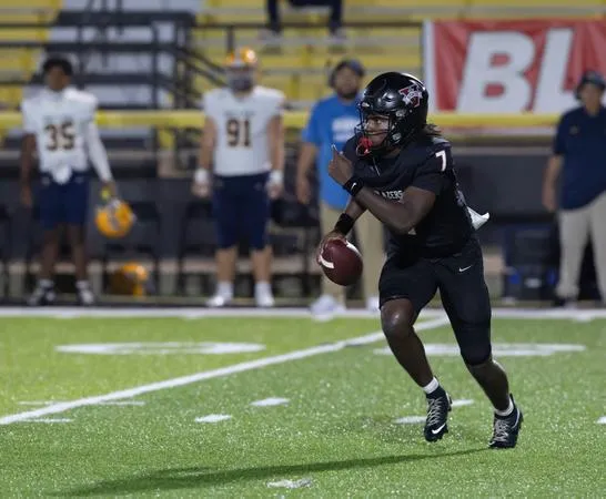 No.10 Blazers Throttle Broncos 38-9