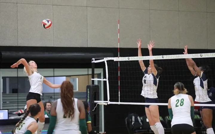 Women's Volleyball Extends Win Streak to Four Ahead of SSAC Opener
