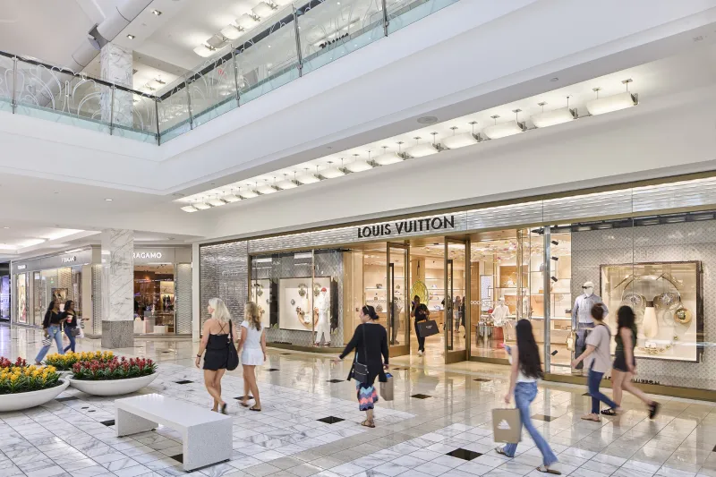 Ahead of a $1.7 trillion holiday season, Lenox Square hosts its first retailer hiring event