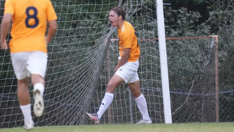 Five Score as Bears Stay Perfect in Conference Play