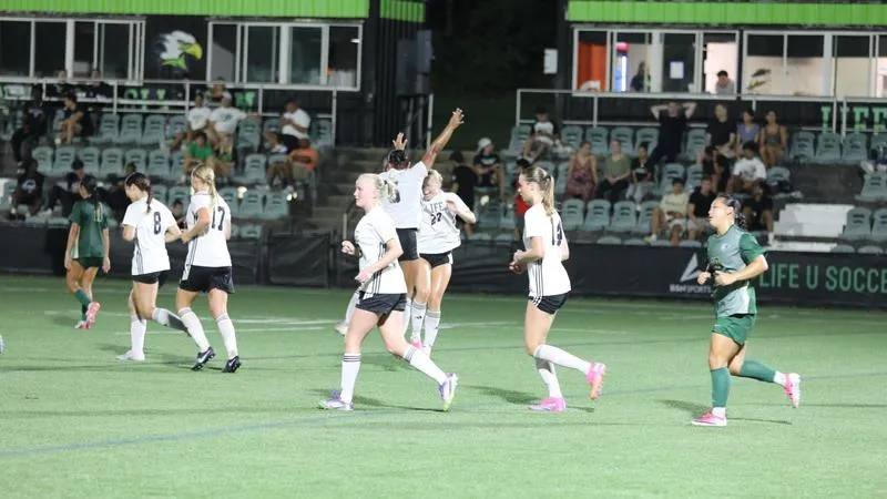 Women's Soccer Extends Shutout Streak to Four with Win over Thomas