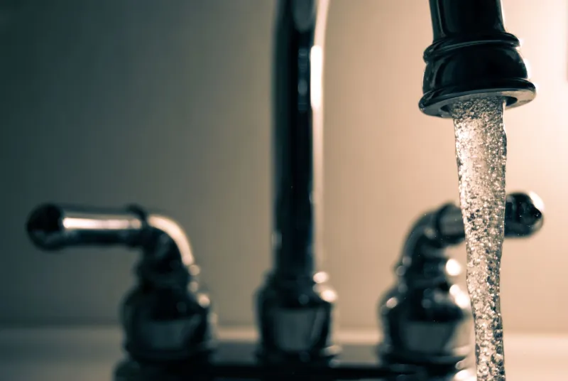 Should Atlanta turn off water for $236 million in unpaid bills? Mayor Dickens says it's a 'tough decision.'