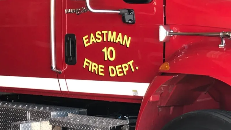 88-year-old woman dies after firefighters rescue her from burning Eastman home